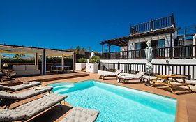 Villa Cavendish With Sea Views And Heatable Pool Close To Flamingo Beach